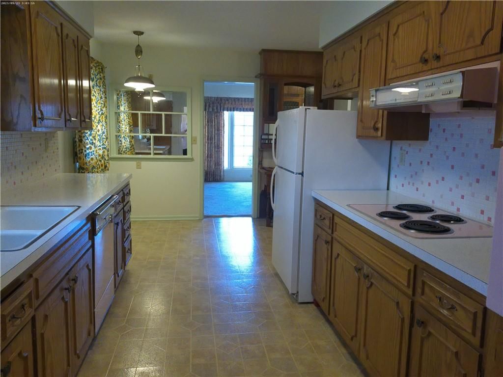 1 Holly Lane — photo 9