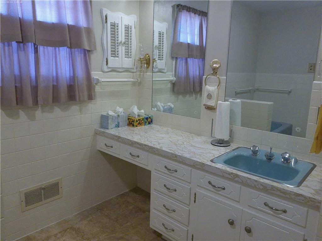 1 Holly Lane — photo 16