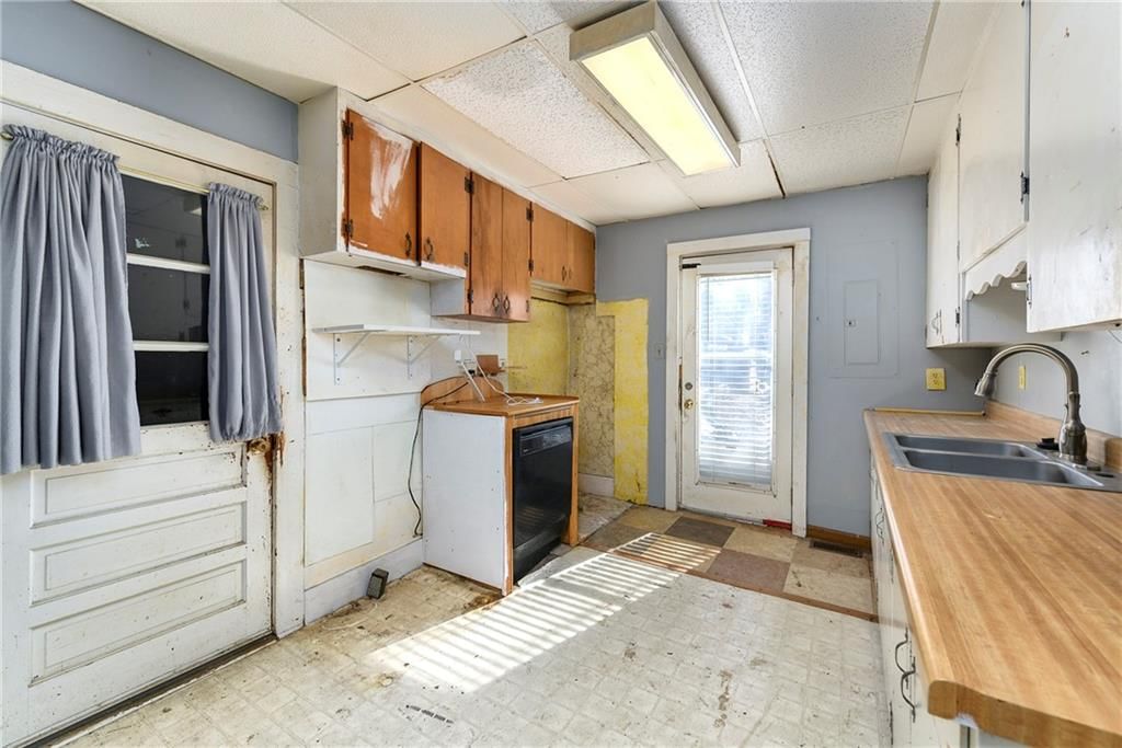 109 W Miami Street NE — photo 16