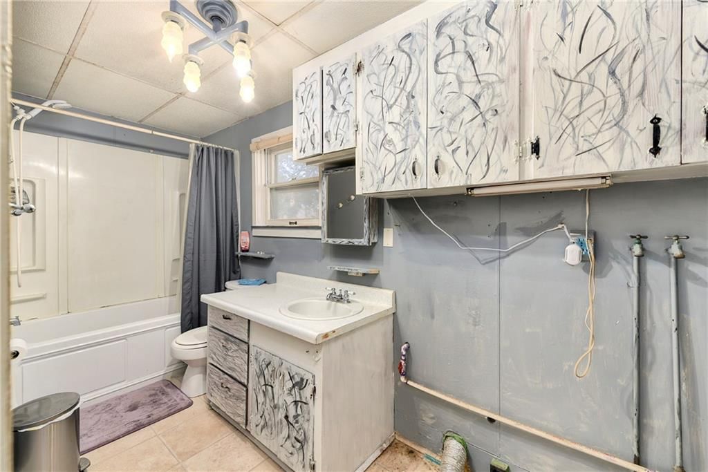 109 W Miami Street NE — photo 20