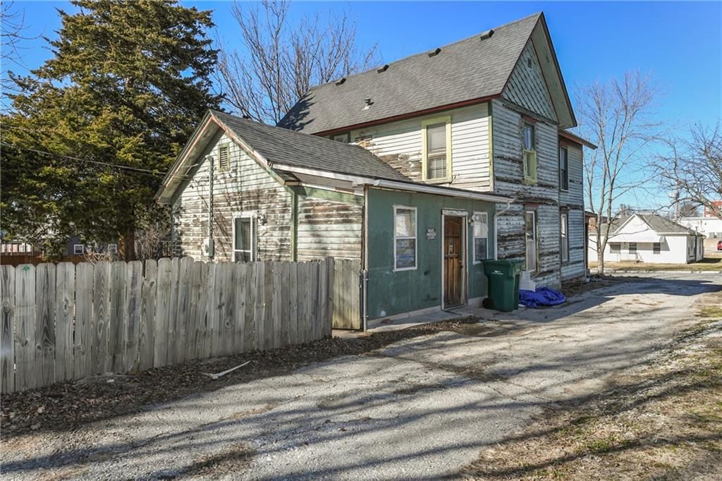 109 W Miami Street NE — photo 29
