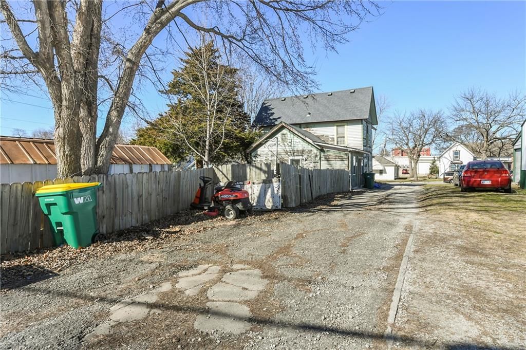 109 W Miami Street NE — photo 30