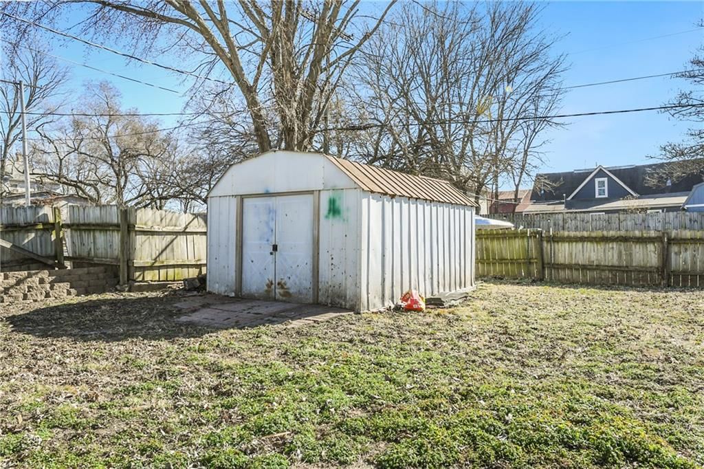 109 W Miami Street NE — photo 35