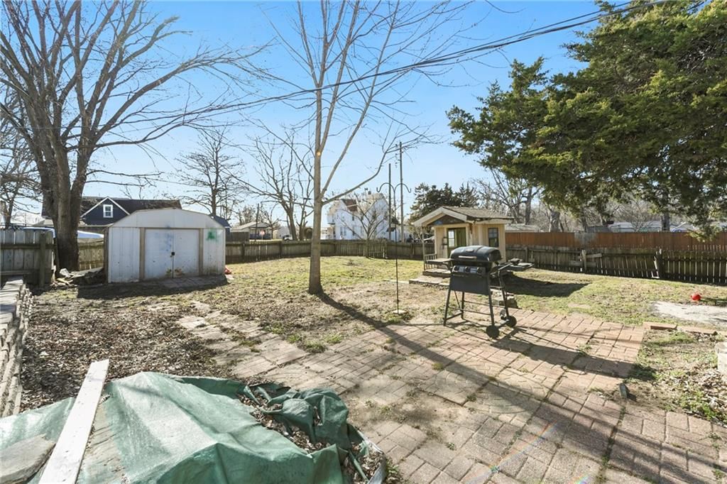 109 W Miami Street NE — photo 36