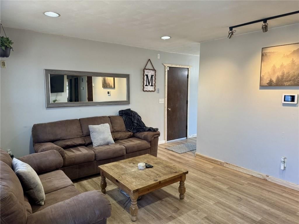 207 S Willow Street — photo 2