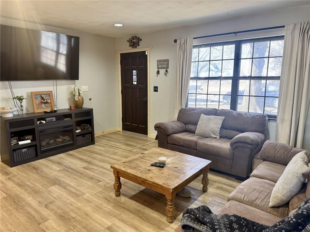 207 S Willow Street — photo 3
