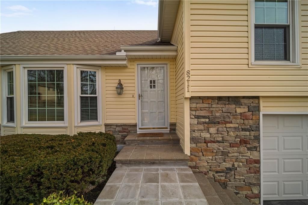8211 Caenen Lake Road — photo 4