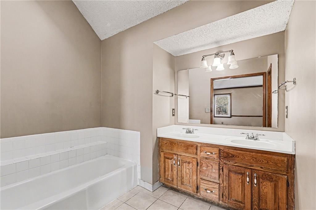 15736 W 149th Terrace — photo 15