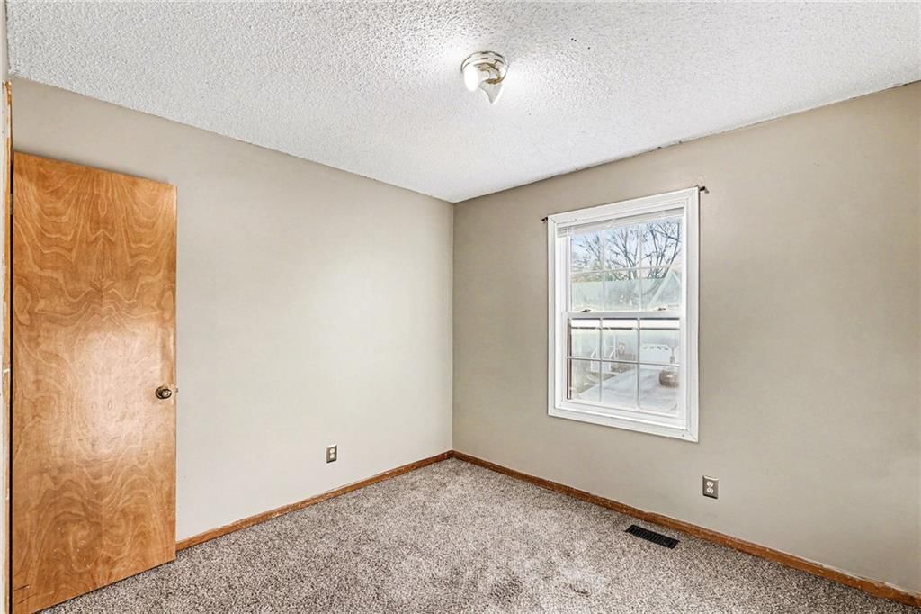 15736 W 149th Terrace — photo 17