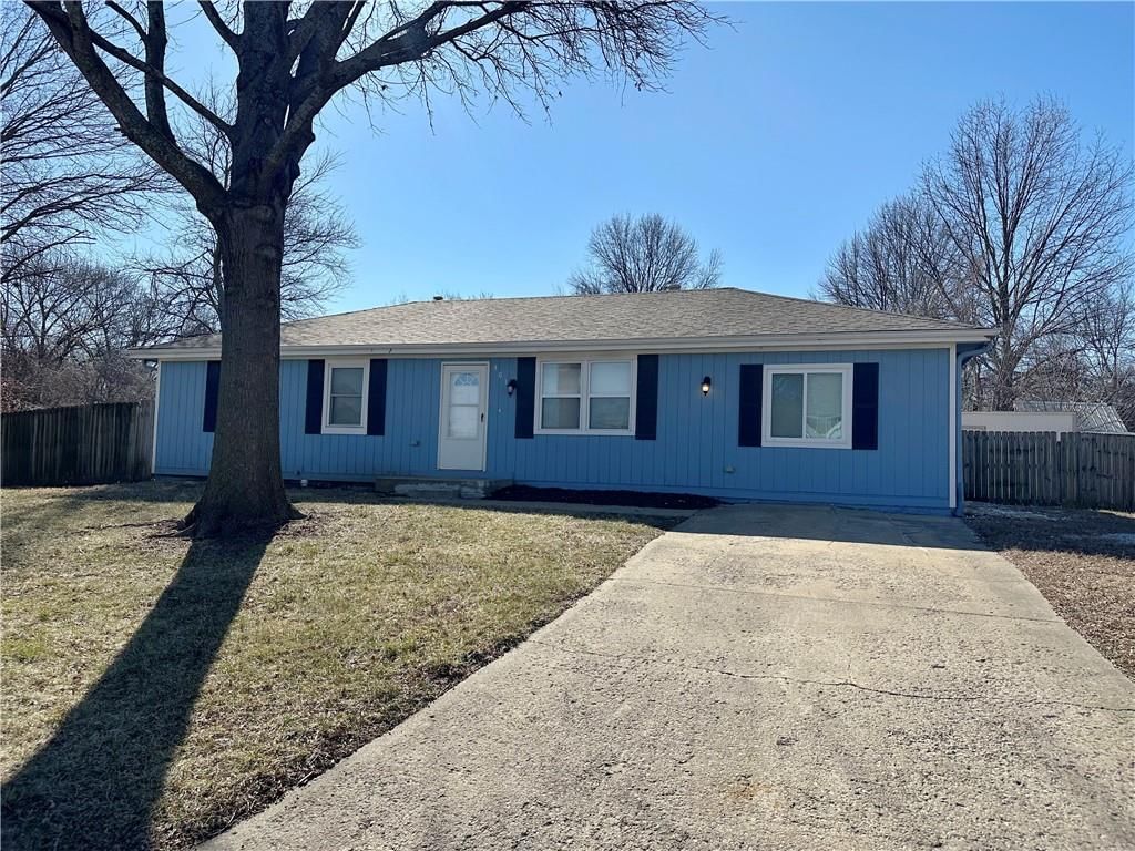 303 E Wilson Street, Spring Hill, KS