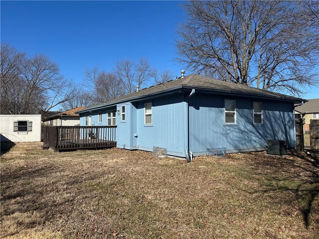 303 E Wilson Street — photo 6