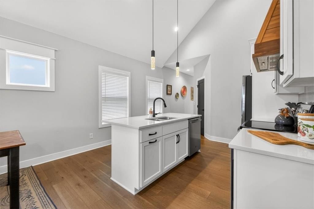 1004 S Harmony Avenue — photo 13