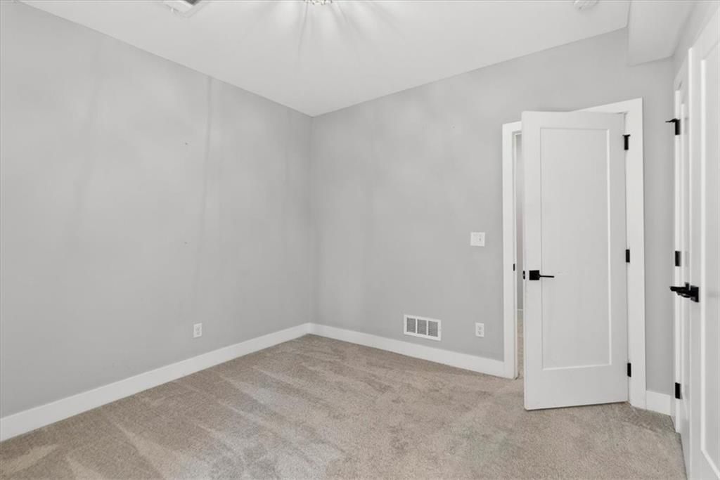 1004 S Harmony Avenue — photo 41