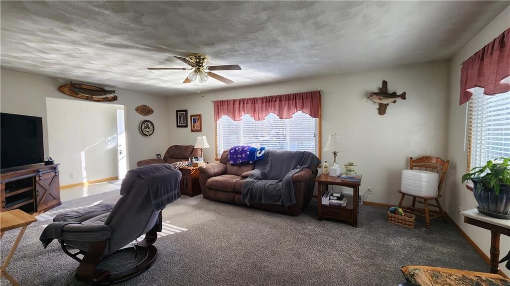 3704 S CLAREMONT Avenue — photo 4
