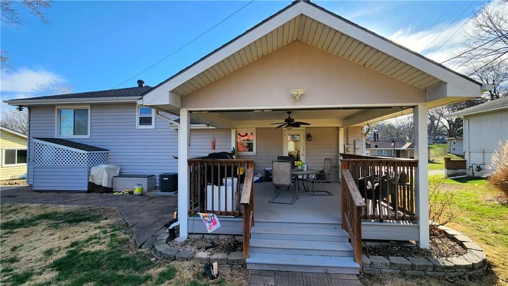 3704 S CLAREMONT Avenue — photo 32