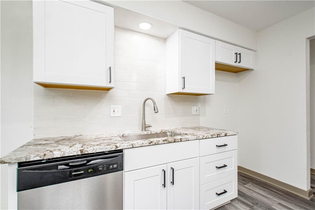 804 NW North Summit Circle — photo 9