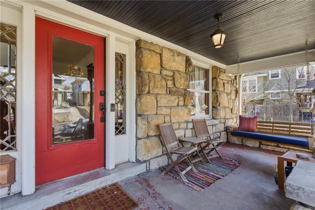 121 Lawn Avenue — photo 3