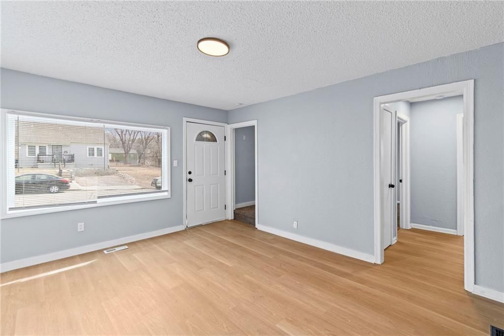 5752 College Avenue — photo 2