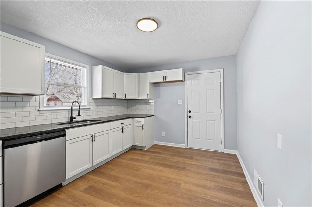 8401 Wayne Avenue — photo 9