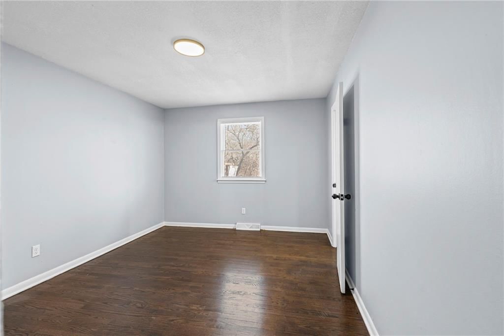 8401 Wayne Avenue — photo 10