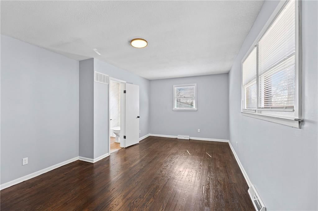 8401 Wayne Avenue — photo 14