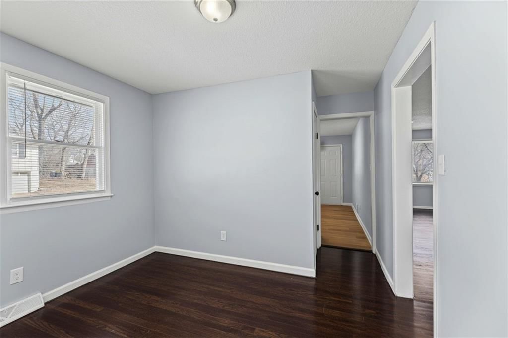 8401 Wayne Avenue — photo 17