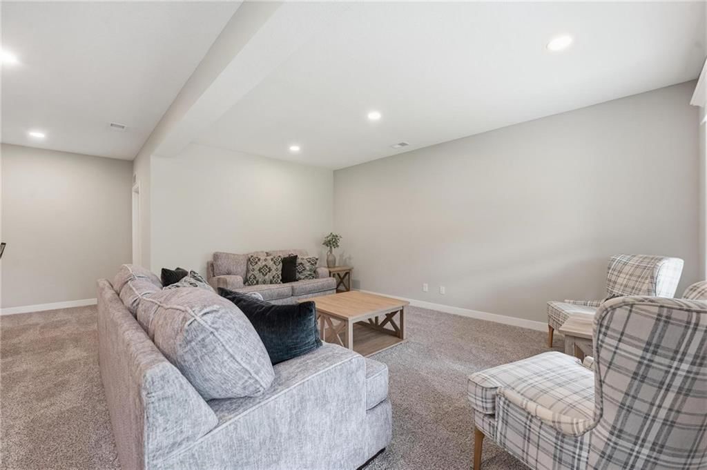 10504 N Mulberry Street — photo 32
