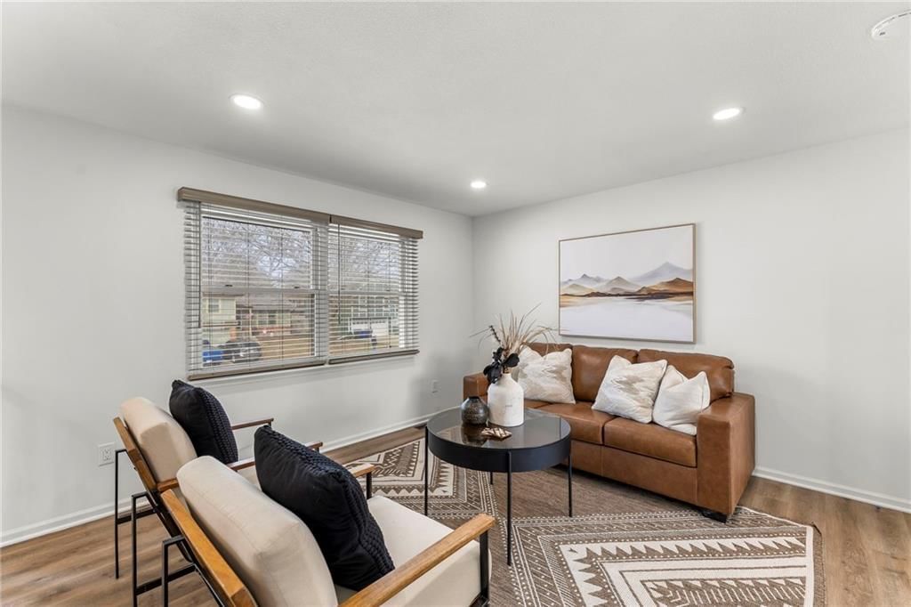 2027 E Mohawk Court — photo 4