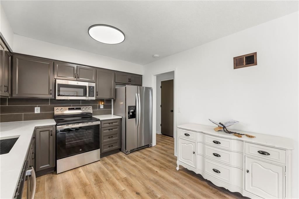 2027 E Mohawk Court — photo 12
