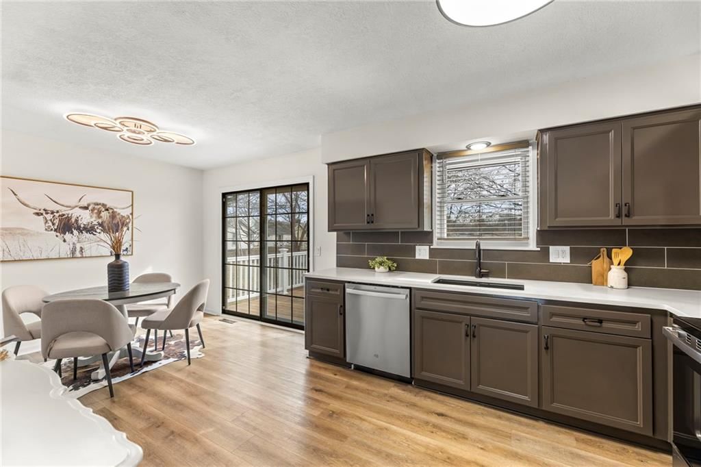 2027 E Mohawk Court — photo 15