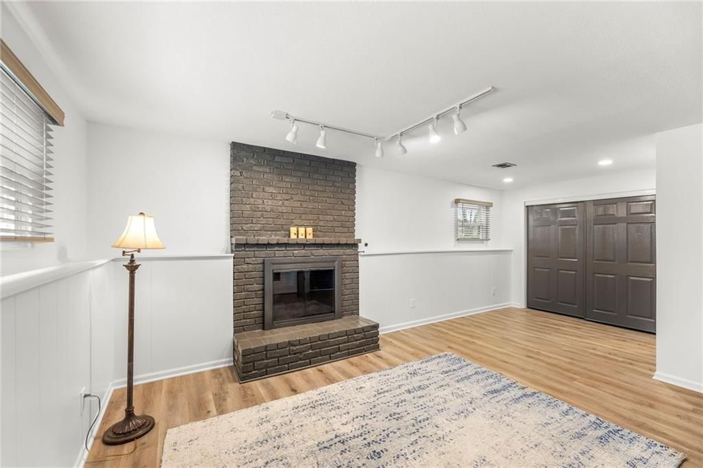 2027 E Mohawk Court — photo 27