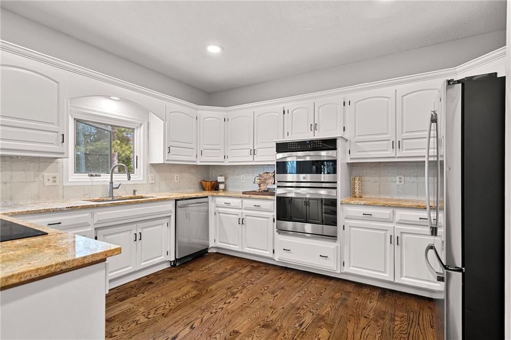 5212 W 129 Street — photo 24