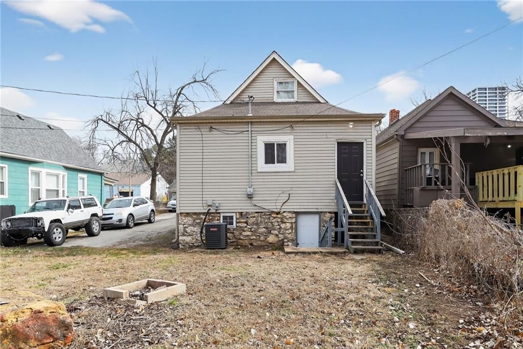 2910 Jarboe Street — photo 2