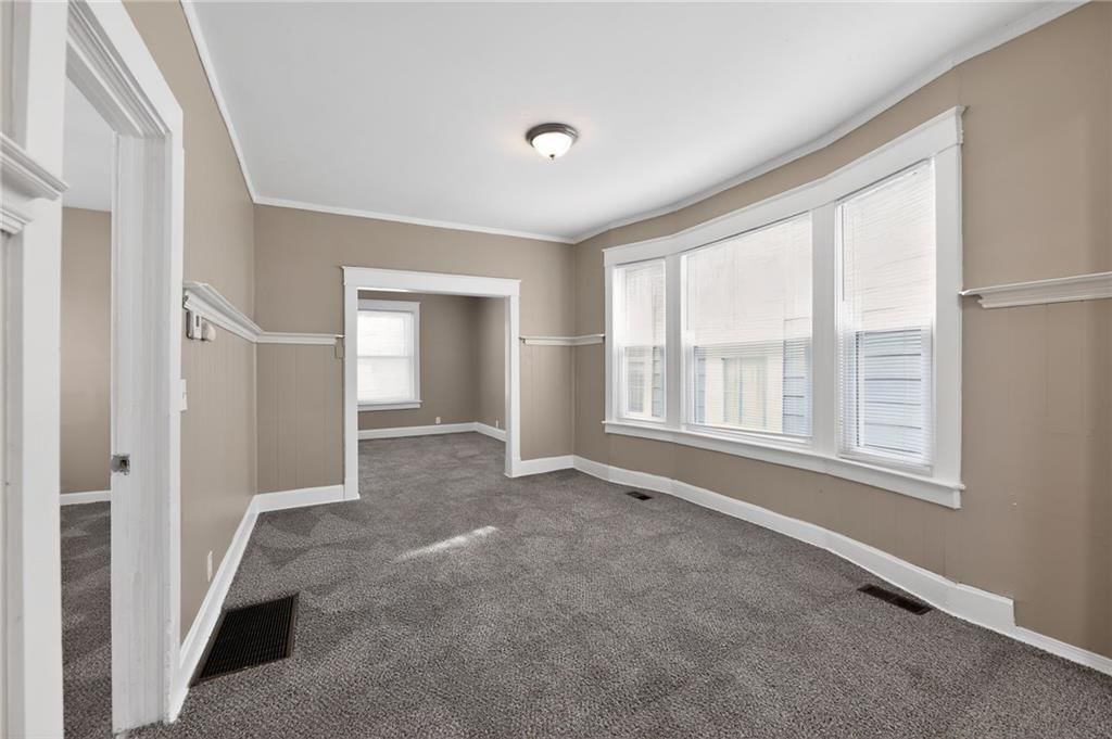 2910 Jarboe Street — photo 6