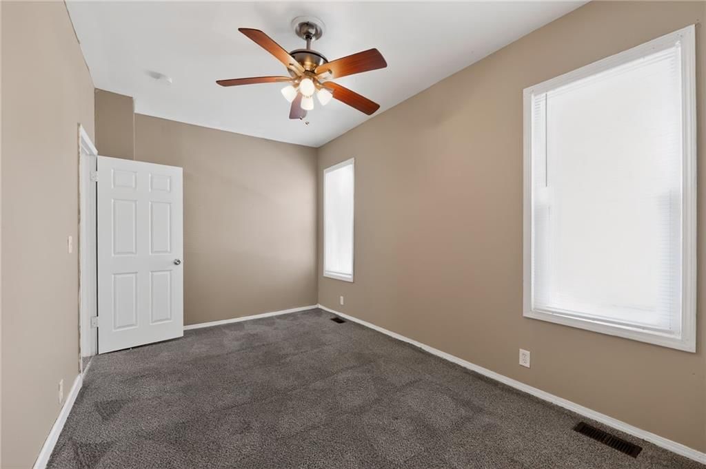 2910 Jarboe Street — photo 10