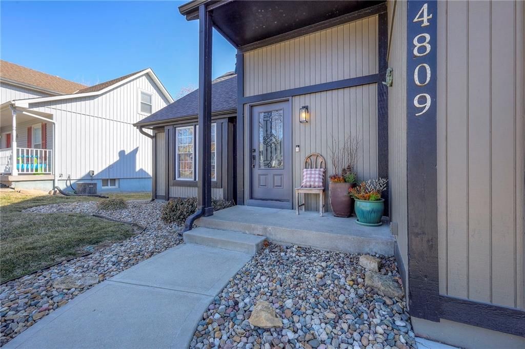 4809 Perry Avenue — photo 2