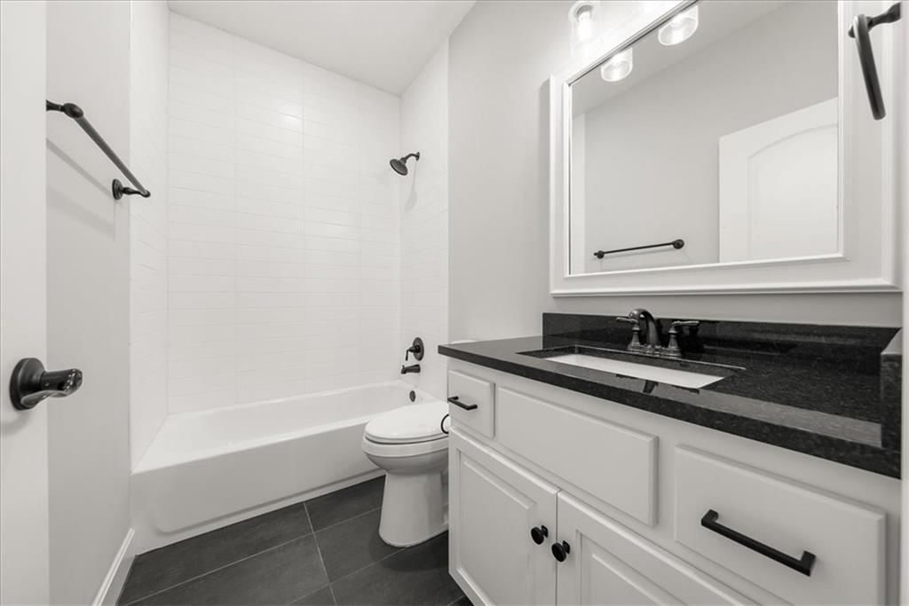 2110 NW Ashurst Drive — photo 4