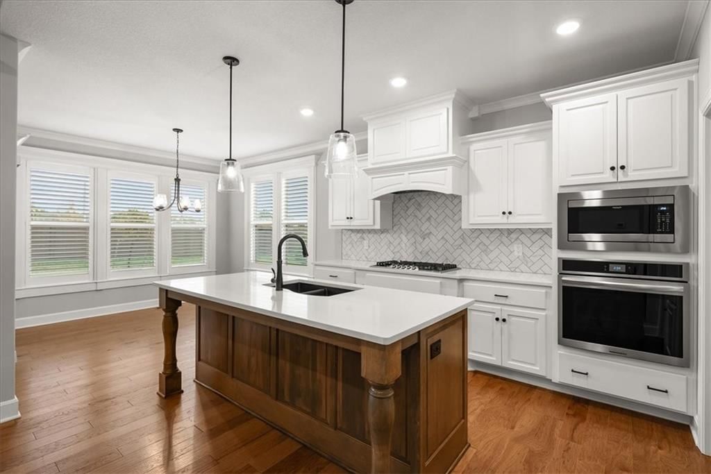 2110 NW Ashurst Drive — photo 8