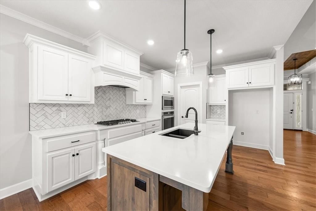 2110 NW Ashurst Drive — photo 9