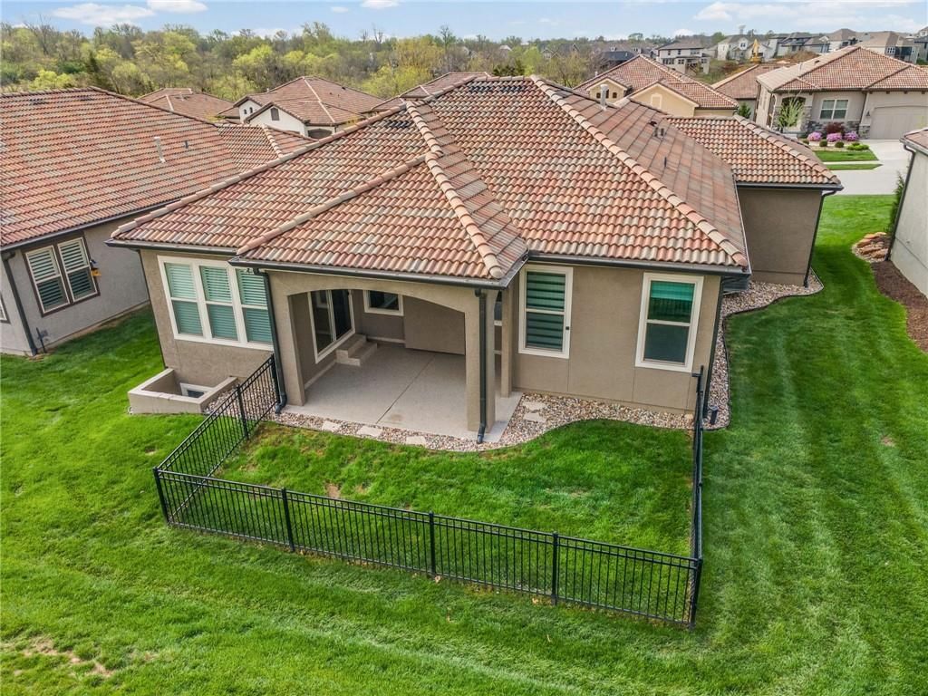2110 NW Ashurst Drive — photo 27