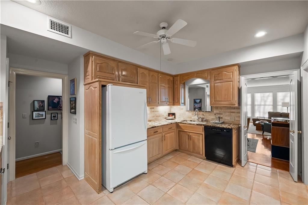 3936 Shawnee Mission Parkway — photo 8