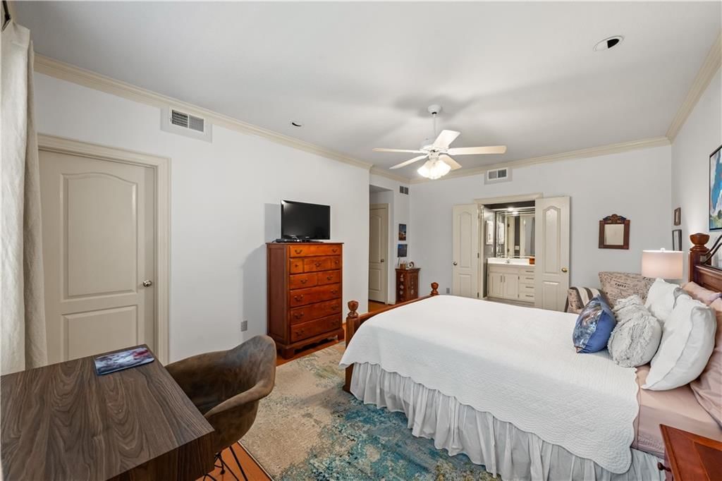 3936 Shawnee Mission Parkway — photo 14