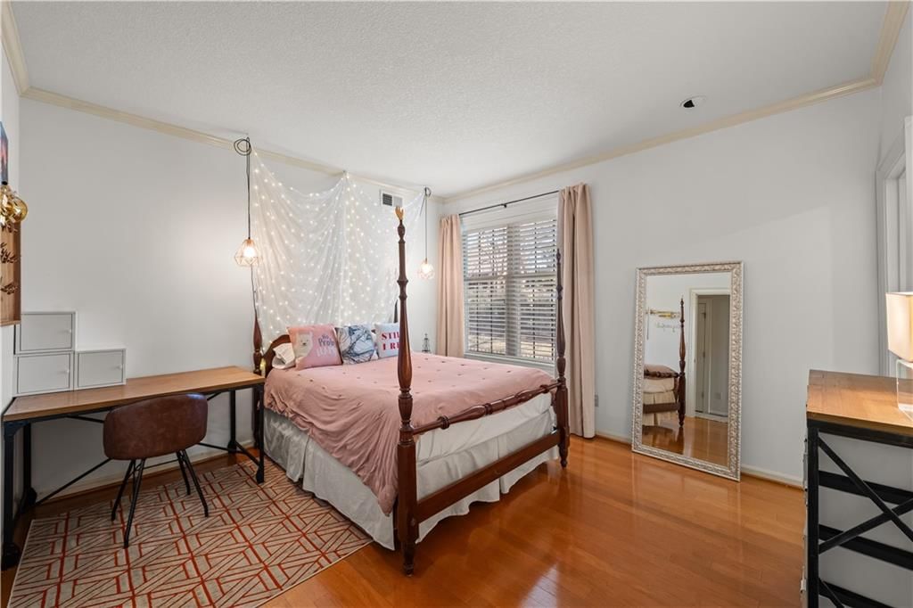 3936 Shawnee Mission Parkway — photo 17