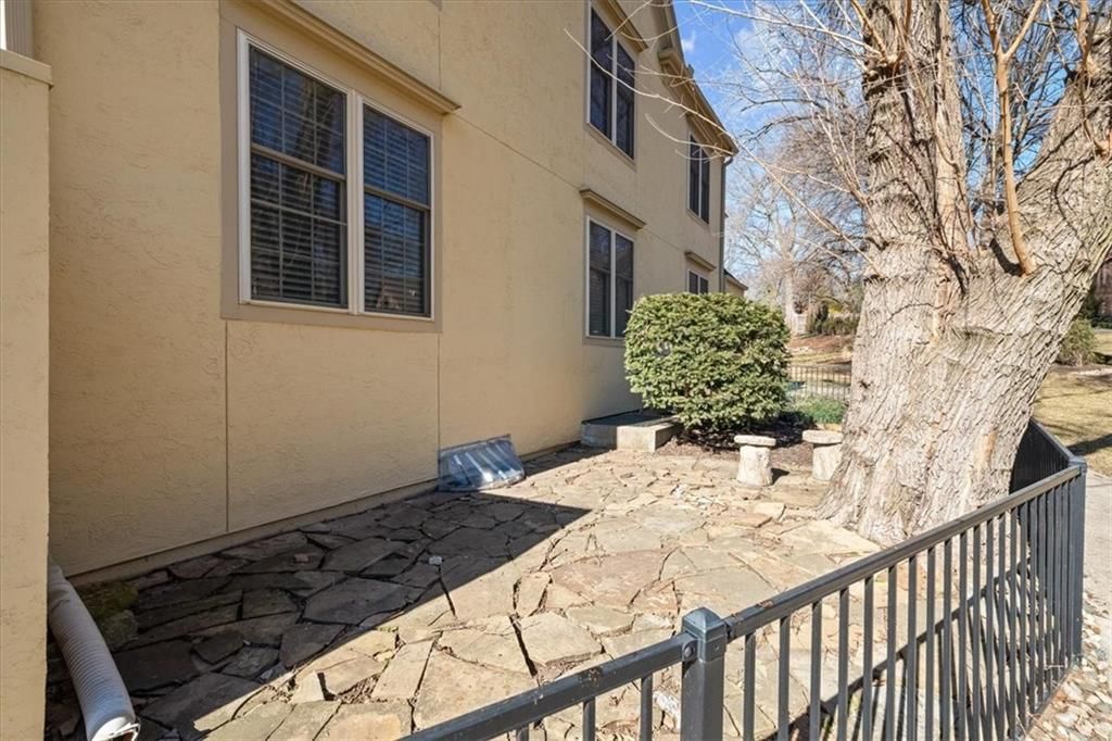 3936 Shawnee Mission Parkway — photo 26