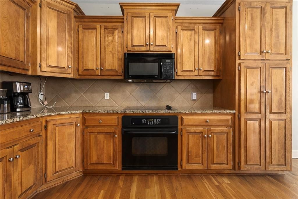 9409 N Laurel Avenue — photo 3