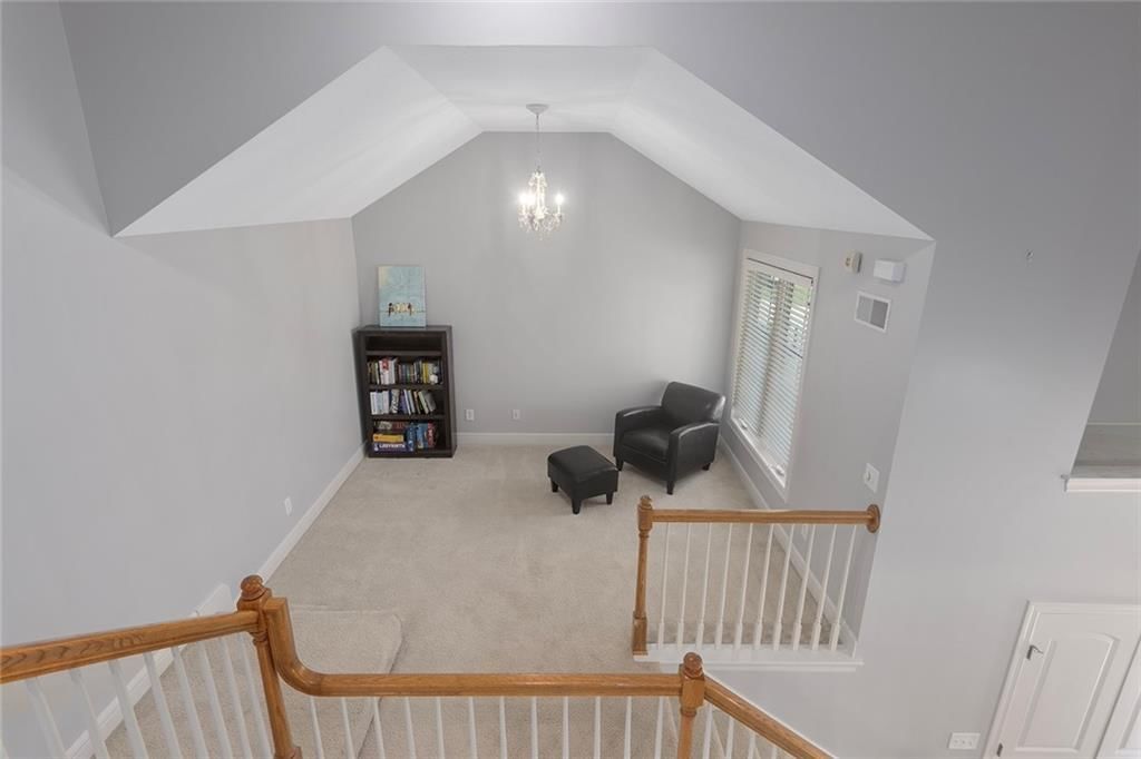 9409 N Laurel Avenue — photo 18