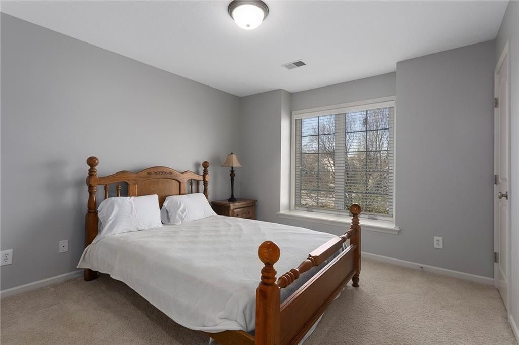 9409 N Laurel Avenue — photo 27