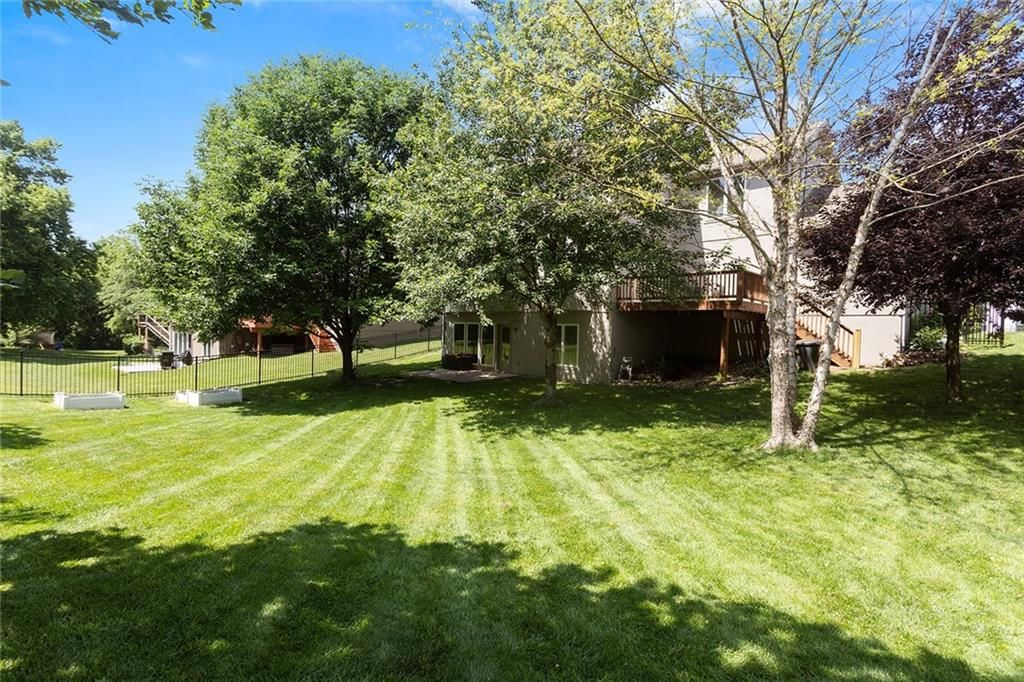9409 N Laurel Avenue — photo 43