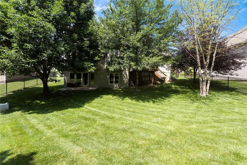9409 N Laurel Avenue — photo 44