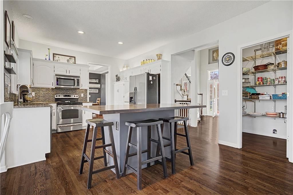 5604 W 152ND Place — photo 3